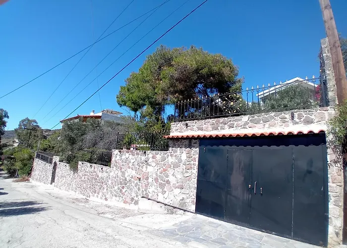 Εξοχικη Κατοικια