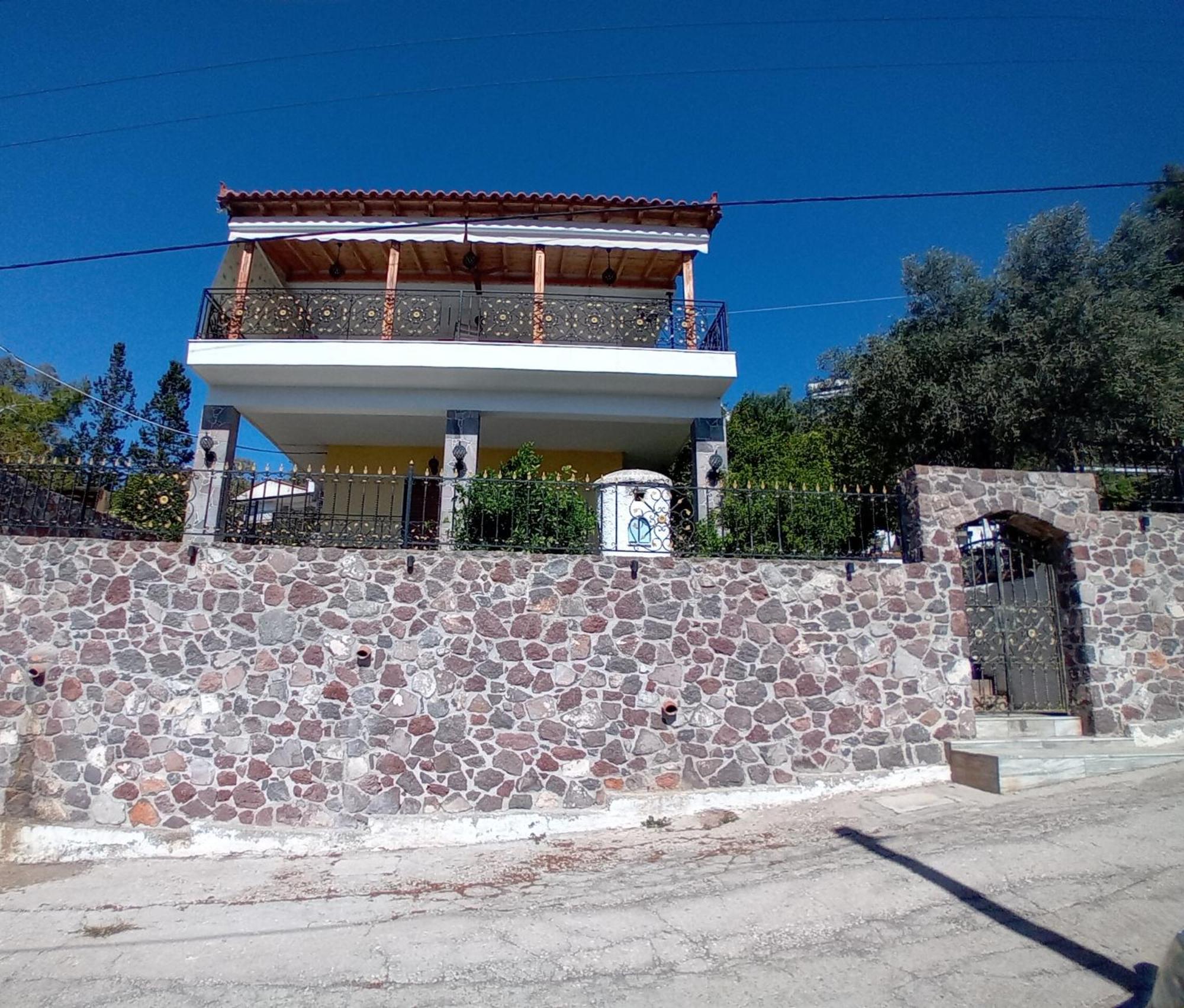 εξοχικη κατοικια